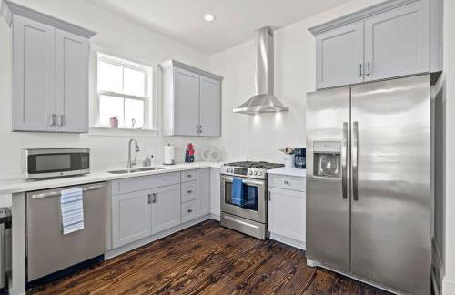 Elegant 4bd with Pool and Off Street Parking - Foto 10