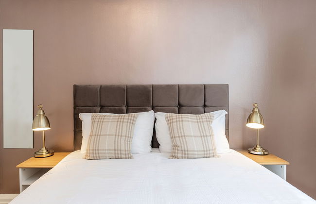 Lovely Apartments in Landward Court - Photo 7