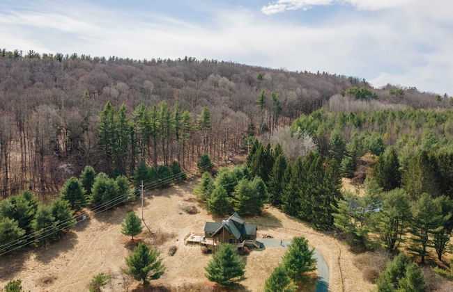 Secluded w/ Deck Views, Hot Tub, & Ping Pong Hudson in the Berks by Avantstay - Foto 52