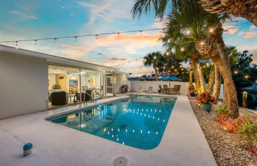 Siesta Key Waterfront Oasis - Heated Pool, Dock, Walk to Village & Beach - Photo 49