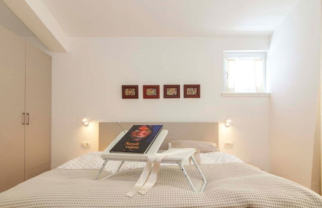 Deluxe Villa in Šibenik near Lake - Photo 6