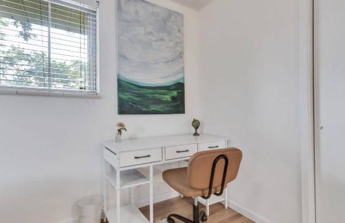 4BD Near DT | Hot Tub, Pingpong & Backyard Fun - Foto 24