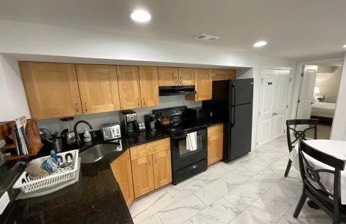 Lovely Remodeled 2bdrm Basement Home - Foto 19