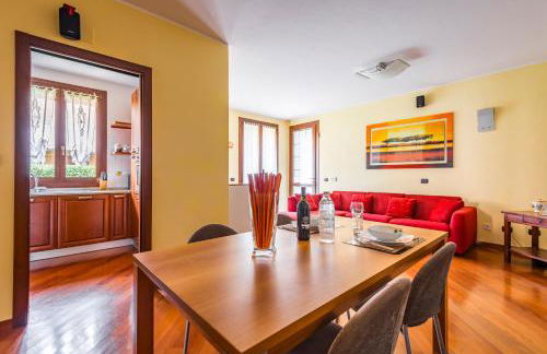 Jacuzzi Apartment in Italian Villa, Wi-Fi & Garden Sassuolo - Maranello - Foto 6