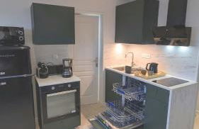 Beautiful beachfront apartment, 180d sea and cliff view - Foto 24