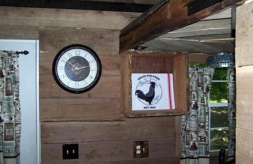 Secluded Watertree Tiny House near Old Hickory Lake – Private Deck, Trails & Breakfast - Foto 18