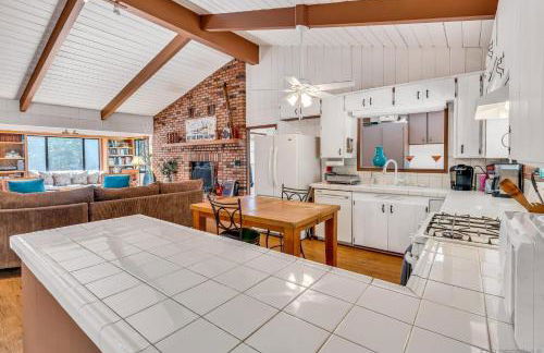 The Bungalow Partial Home Rental - Photo 18