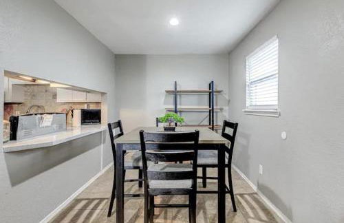 Charming 2BR in Central Lawton - Near Fort Sill - Photo 22