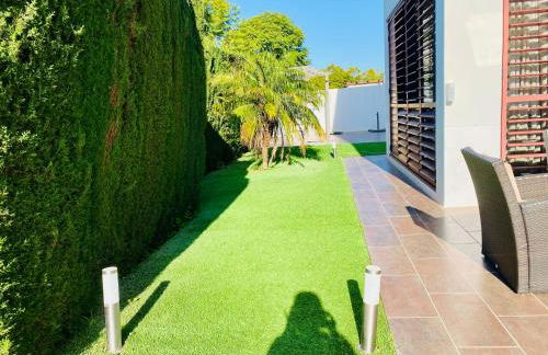 Lux Villa with Year-Round Heated Pool & Game Room - Foto 35