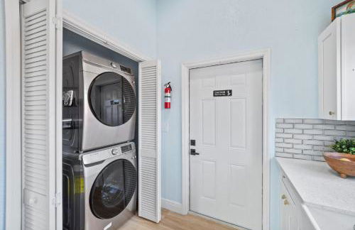 Private Retreat with Yard Near Hard Rock Stadium - Photo 12