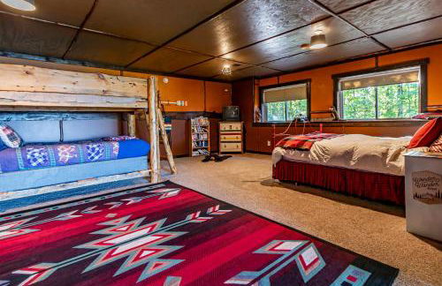 Spacious Leech Lake Home on 2 Private Acres, 200' of lake shore 15 Minutes to Walker with boat lift, dock, swimming, fire pit - Foto 59