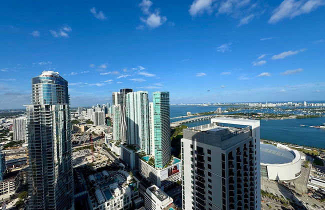 Sky-high Luxury in Downtown Miami - Photo 18
