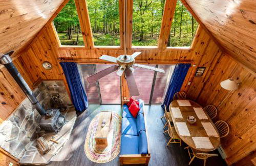 Cozy cabin w hot tub, deck & BBQ - Foto 11