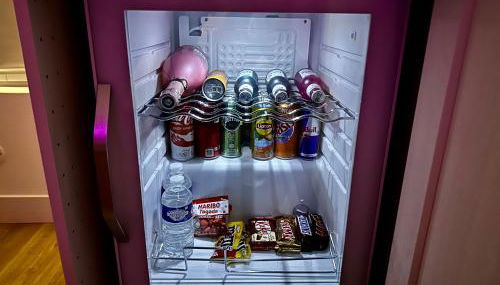 LOVE Room - Balnéo - Ciel Etoilé - Free Wifi - Netflix - Hyper Centre - Foto 5