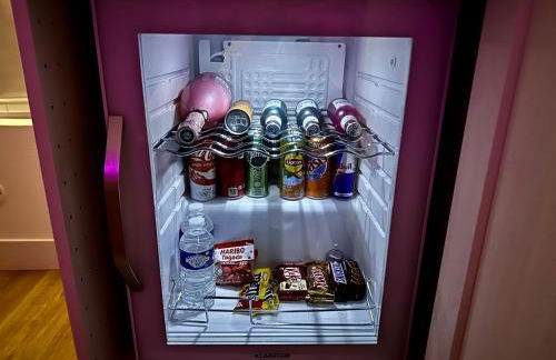 LOVE Room - Balnéo - Ciel Etoilé - Free Wifi - Netflix - Hyper Centre - Foto 5