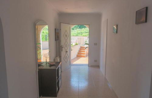 Casa con jardín y gran terraza con vistas al mar - Foto 7