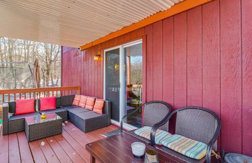 Private Spa, Fire Pit and Deck Poconos Home! - Foto 27