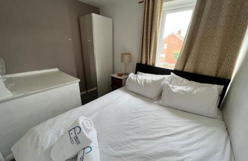 SM Dreams Unlimited Serviced Accommodation- Stanwell-Staines-Heathrow - Foto 74