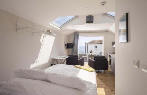 Stylish Boatshed with Sea Views Private Parking - Foto 7