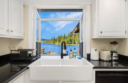 European White Castle on Lake Desire Private Dock - Foto 21