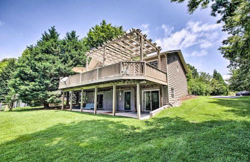 Scenic Smith Mountain Lake Getaway with Deck and Dock! - Foto 36