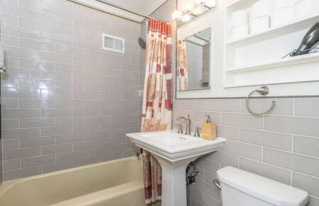 Spacious 4BR CozySuites in Old Town Alexandria - Foto 19