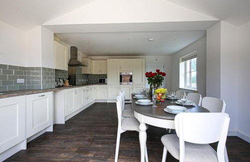 Premium 4 large double bed townhouse in Bicester, next to Bicester Village - Foto 23