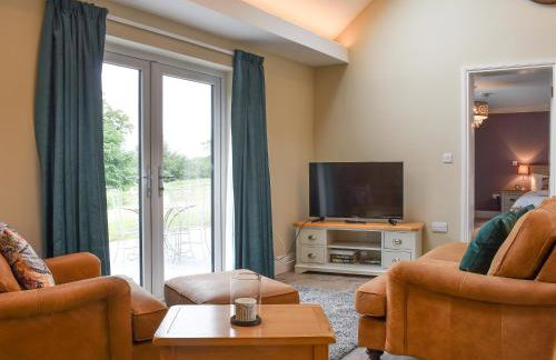 The Cottage At Stainsacre Hall - Photo 7