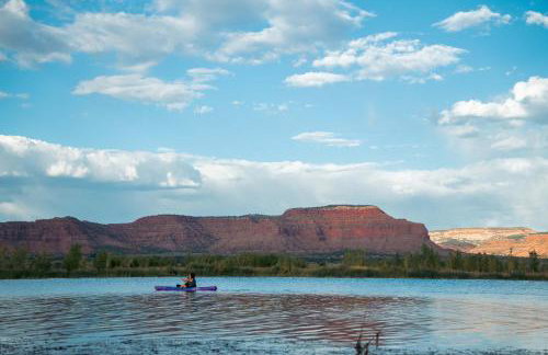 Timber & Tin G 2Bed 2Bath w Pool & Rooftop Deck - Foto 47