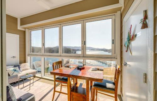 Top-Floor Balcony and Serene Views Huddleston Condo - Foto 1