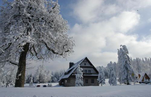 Berggasthof Heuberghaus, direkt am Rennsteig - Foto 2