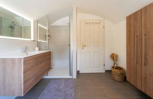 Seeblick-Dachgeschoss in historischer Villa zentral 4 PAX - Foto 30