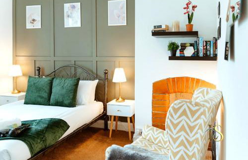 *Luke Stays Oswald Terrace* - Foto 39