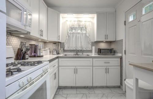 Less Than 2 Mi to Beach Cozy Cottage with Patio on Cape Cod - Photo 20