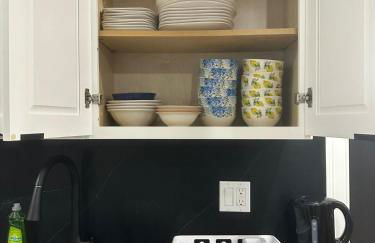 85a Charming Boston Base, 3BR, 2BA Ideal for Families - Foto 27