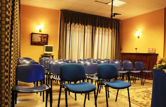 Greta Rooms Hotel - Photo 39