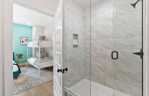 Upscale Townhome 3 miles to Downtown with 2 Car Garage - Foto 33