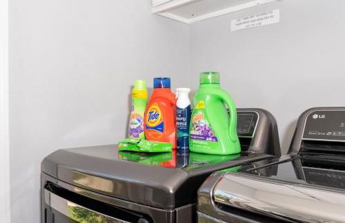 King Bed Exec Suite Hot Tub, Gym, Grill & Laundry - Foto 11