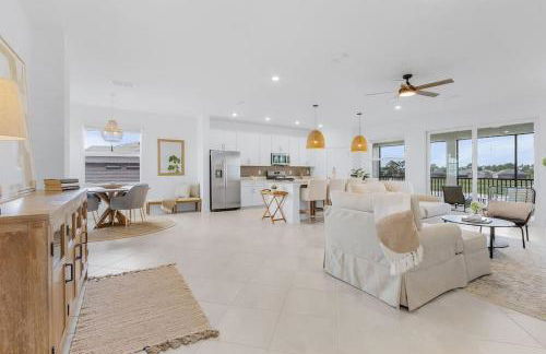 Babcock National Coach Crisp, Elegant and Serene - Foto 24