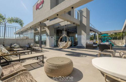 Sua estadia exclusiva com piscinas e jacuzzi a 500m da praia - ELF - Foto 19