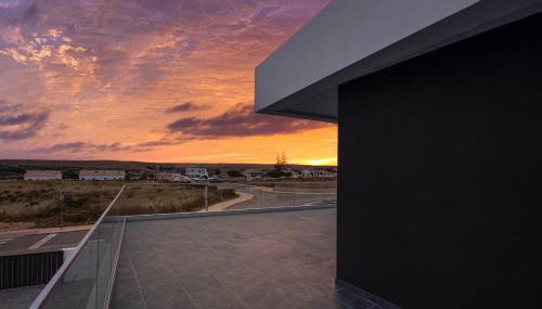 Sunset House - Photo 1