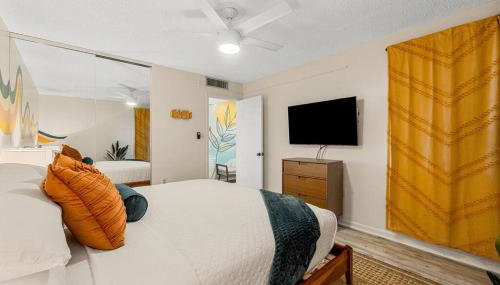 Fun cozy beach retreat! Steps to beach, heated pool & pickleball - Foto 3