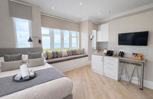 Beachfront Studio Direct Sea Views Air Conditioning Compact Coastal Crib - Foto 9