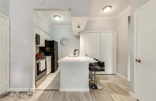 1BD Pool DFW South Irving I46 - Foto 2