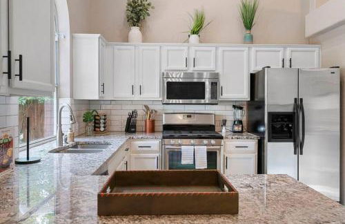 Sun Filled Home W Gorgeous Pool HotTub Gameroom - Foto 28