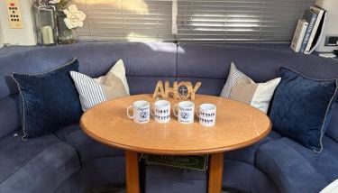 ENTIRE LUXURY YACHT - HEATED -2 Double bedrooms both en-suit -70sqm -QUIET and RELAXING - HEATING - sleeps up to 4 people - moored on our Private Island - nearby LEGOLAND THORPE PARK ASCOT RACES WENTWORTH LONDON Lapland UK -NO Parties - - Foto 4