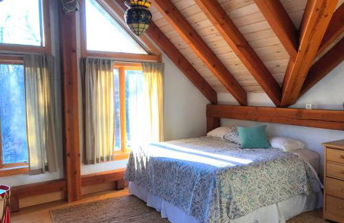 Beautiful Two-Bedroom Cabin Rental Set in the Forests of the Berkshires, Massachusetts - Foto 10