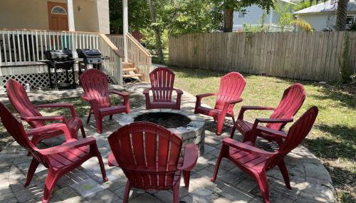 Spacious renovated 4br downtown home w firepit sleeps 8+ - Foto 4, Garden