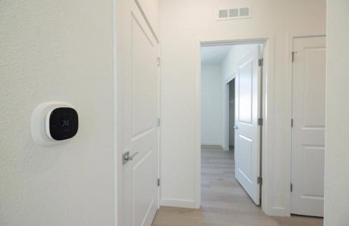 Modern Charming 4BR Home, Family Friendly, Office Space, Fast WiFi, Free Parking - Foto 32