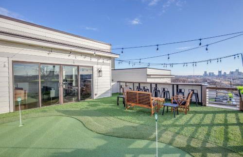 Jack Daniels House with Rooftop Golf, City views! 8min to Whiskey Row! Sleeps 10! - Foto 8